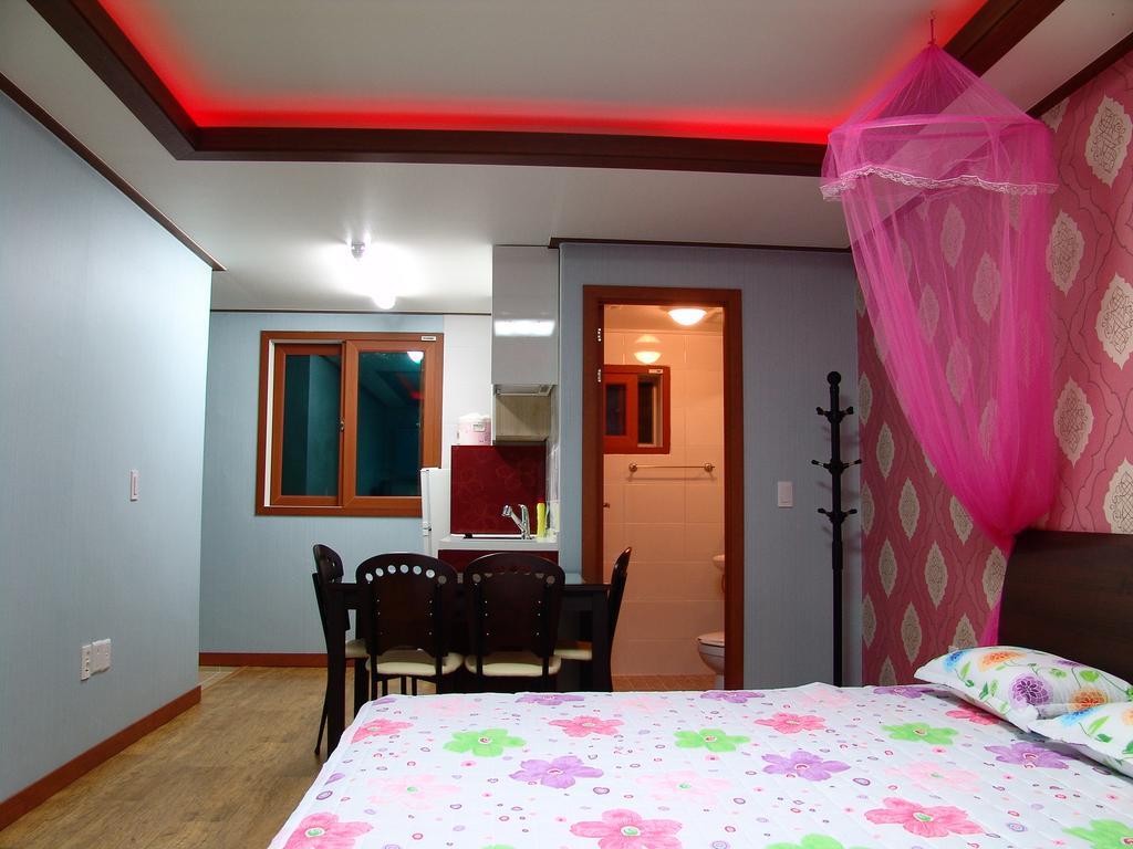 Yongdu Beach Pension Boryeong Exterior photo
