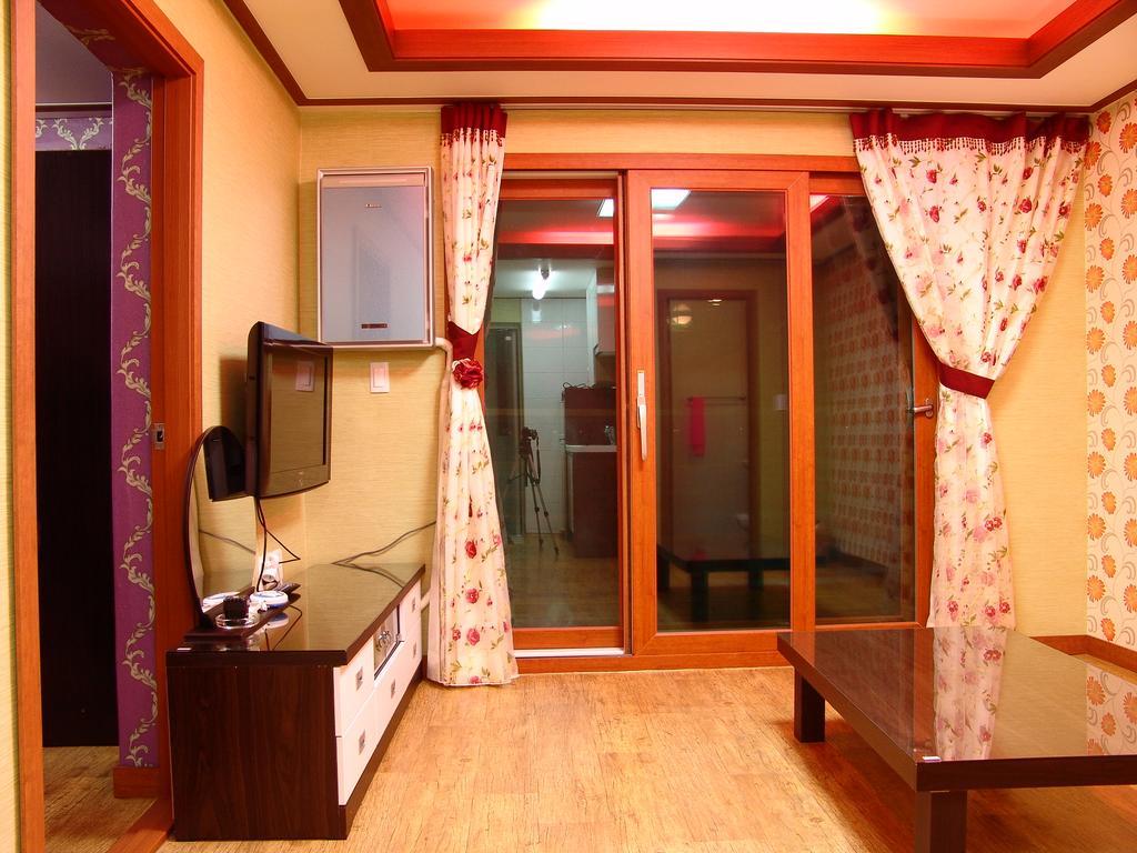 Yongdu Beach Pension Boryeong Exterior photo