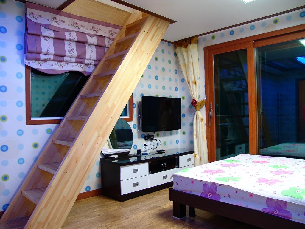 Yongdu Beach Pension Boryeong Exterior photo